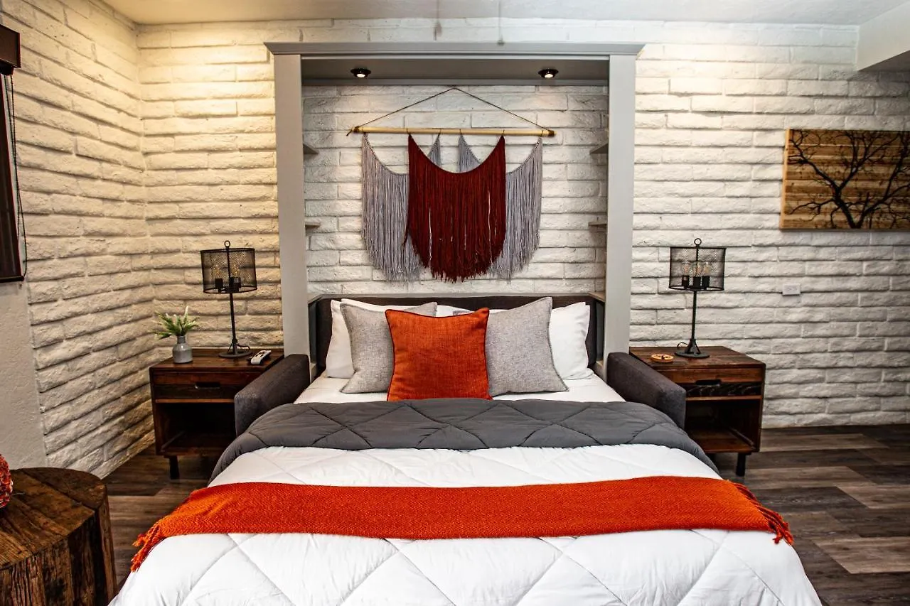 Hotel California Palm Springs